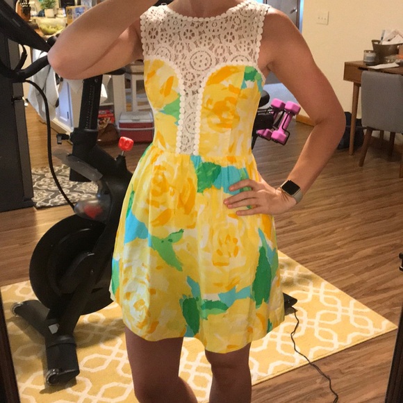 Holy grail 👑 First Impressions Dress - Picture 5 of 6